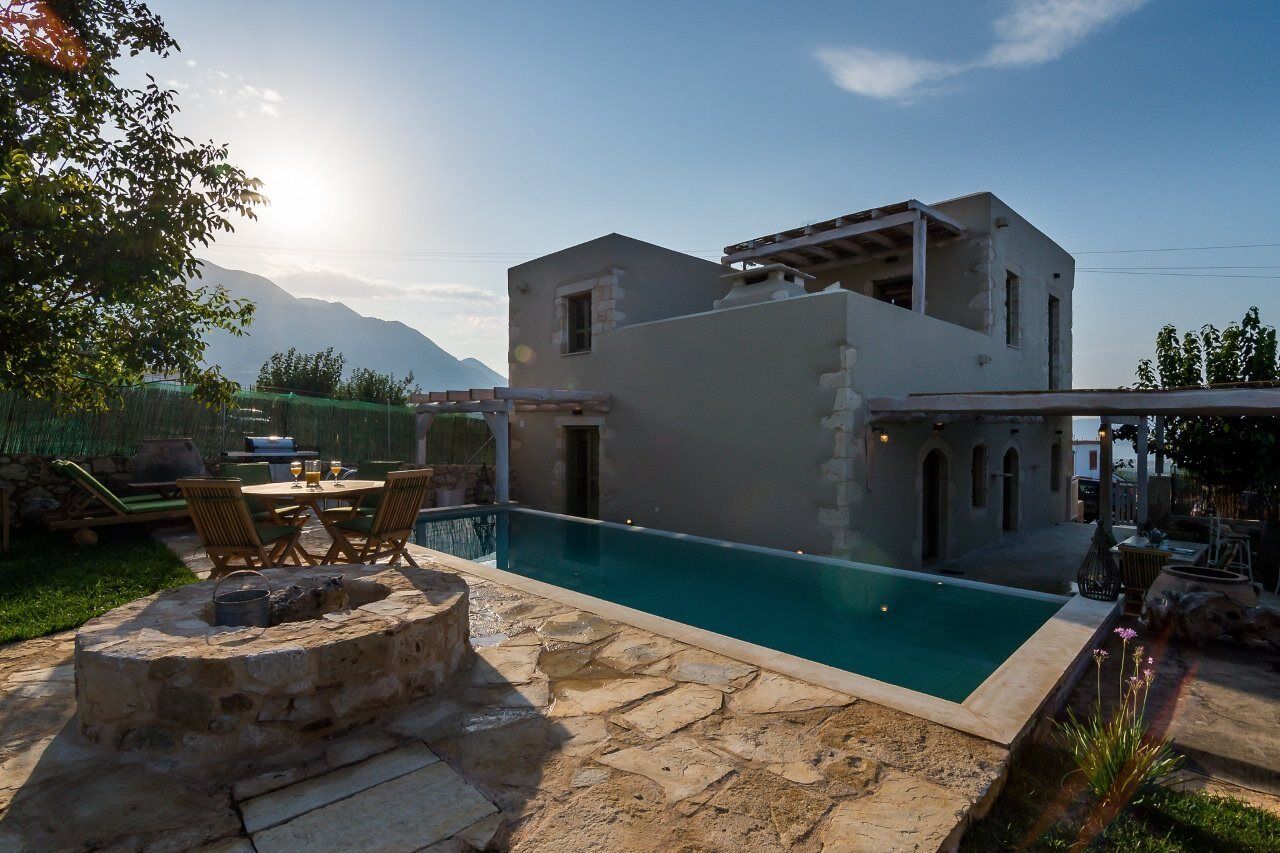 Traditional Stonebuilt Villa Leonanto, Only 5 Km From A Sandy Beach Kastellos Exterior photo